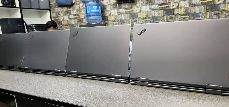 Lenovo thinkpad X1 yoga i7 8th Generation Touch x360 6