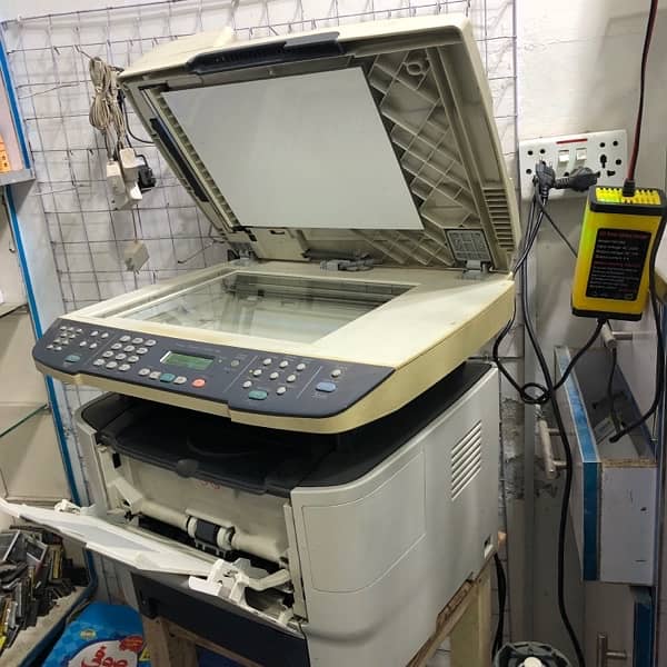 HP Laser Jet M2727 nf 1