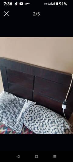 Single bed with metress