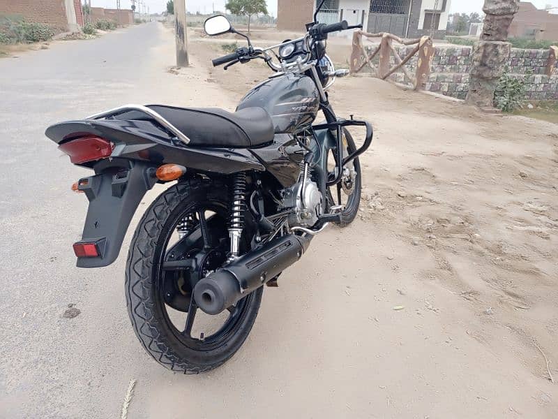 YAMAHA YB 125-DX | 2023 Model | TOTAL GENUINE 2