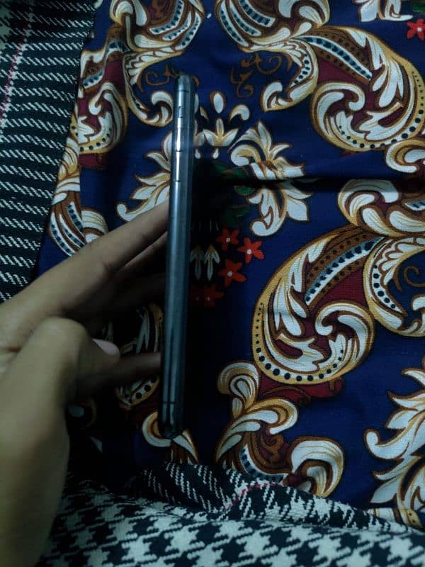 i phone 11 pro max hai 64 gb factor unlock 4