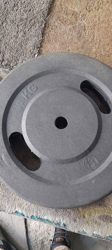 WEIGHT PLATES. GOOD QUALITY. 1 INCH HOLE 5