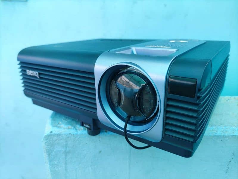 Benq projector model PB 6110 bahtreen condition & full working 0