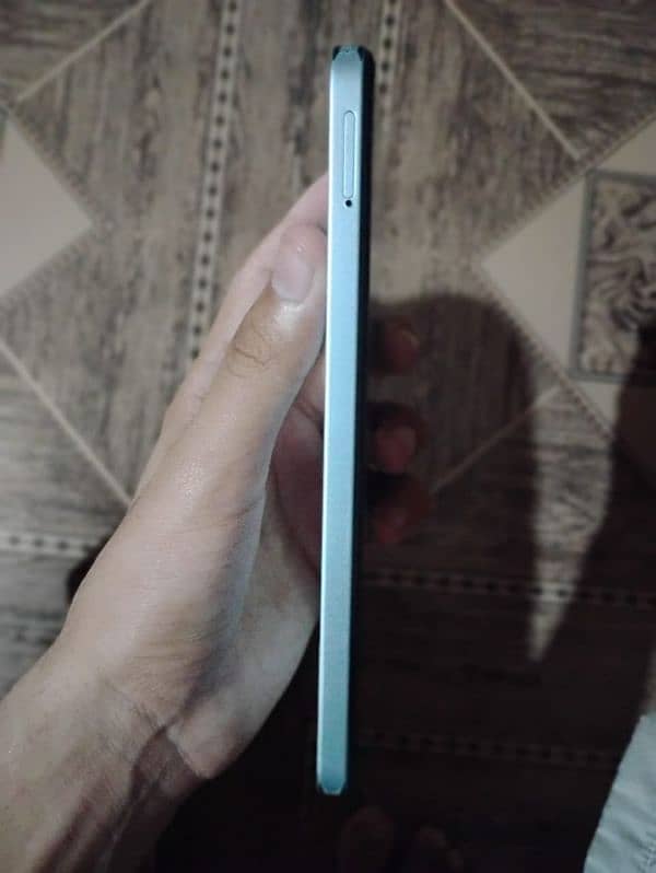 REDMI 13C GLACIER WHITE COLOUR 10 BY 9 CONDITION 6gb 128gb 3