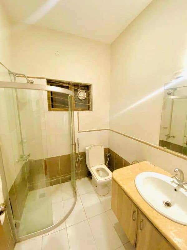 Guest House Room available 2
