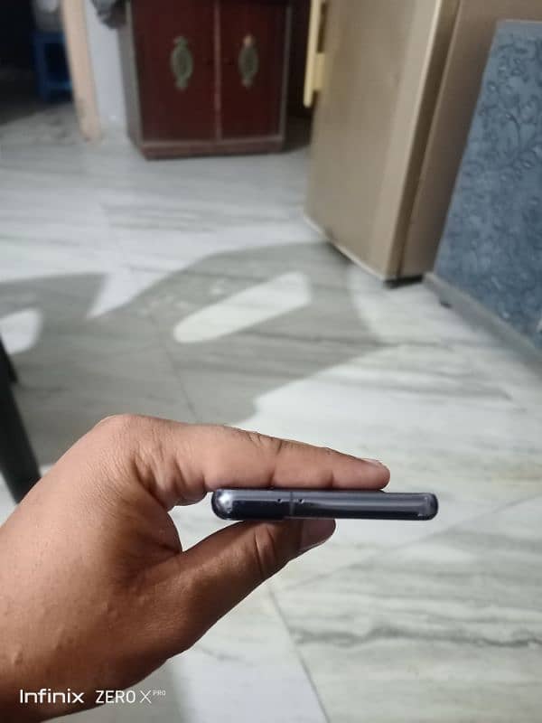 Samsung  Galaxy S21  5G  8/128 7