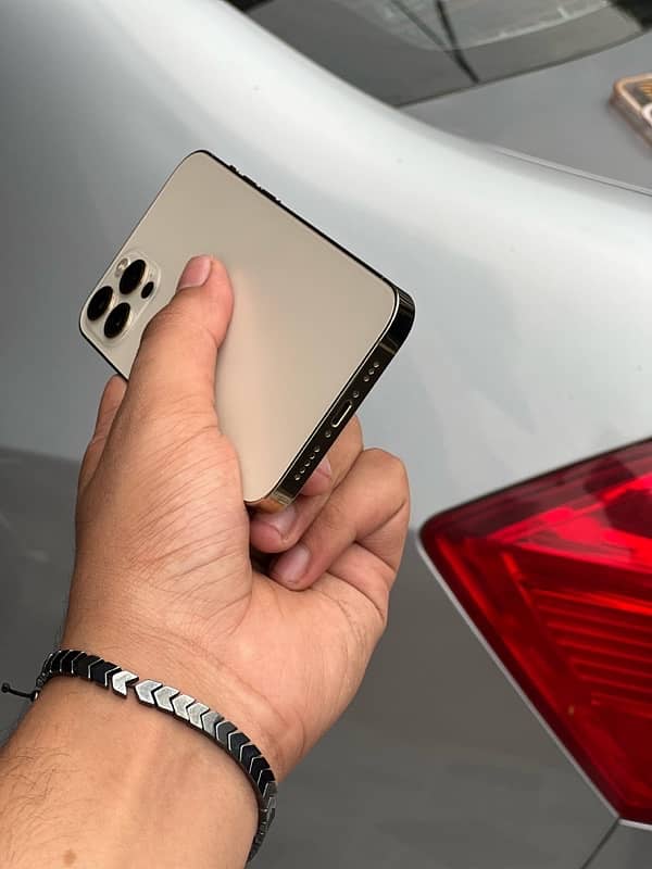 iphone 12pro gold colour  non pta Jv 3