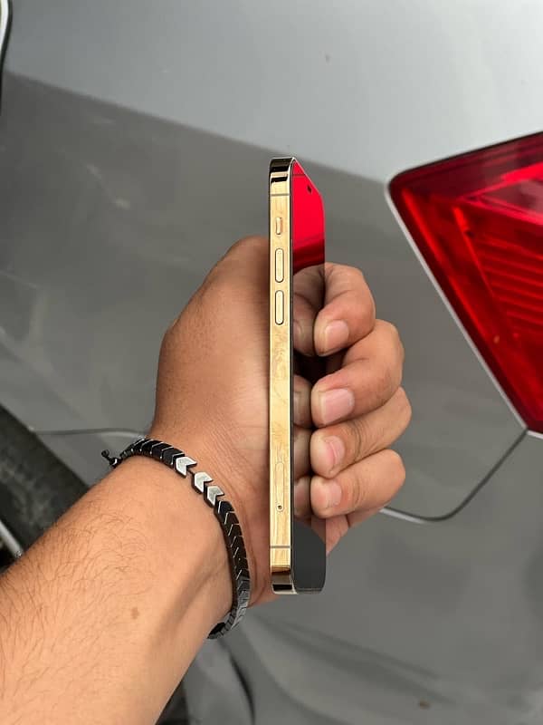 iphone 12pro gold colour  non pta Jv 5