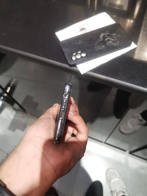 Sumsung A52s 5g exchange iphone 4