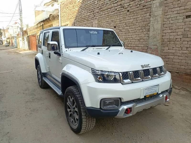 BAIC BJ40 Plus 2023 5