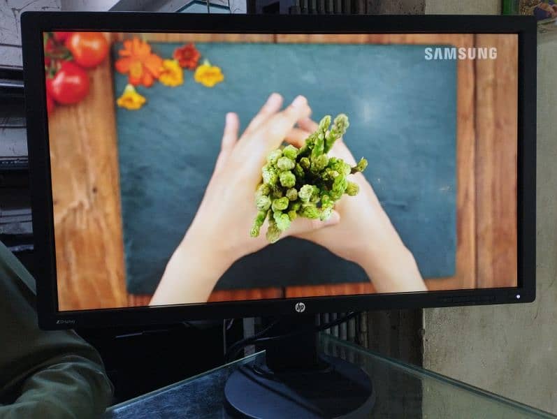 27 inch Hp 2k IPS professional LED 0