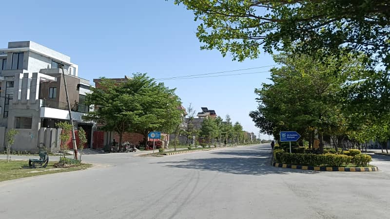 10-Marla Ready-for-Possession Plot in Tahir Block, SA Gardens Phase 2 Affordable & Prime Location 2