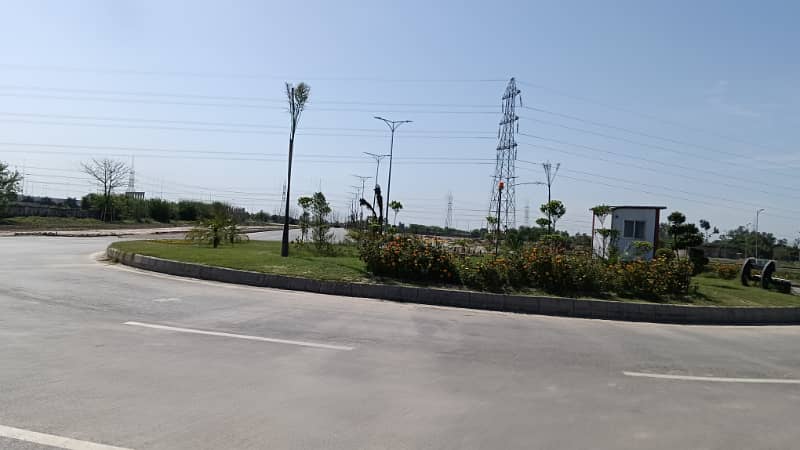 10-Marla Ready-for-Possession Plot in Tahir Block, SA Gardens Phase 2 Affordable & Prime Location 12
