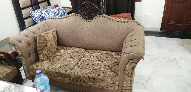 7 seater sofa set with 4 stols 2