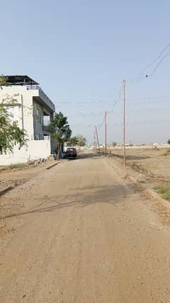 400 Gaz ka Plot jisko ghar banana hu wo Contact karey Block 2 PIR AHMED ZAMAN TOWN