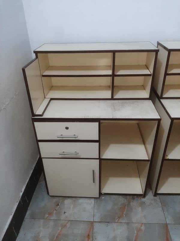 clinic dispensary table and small boxes shelves condition 100% new. 0