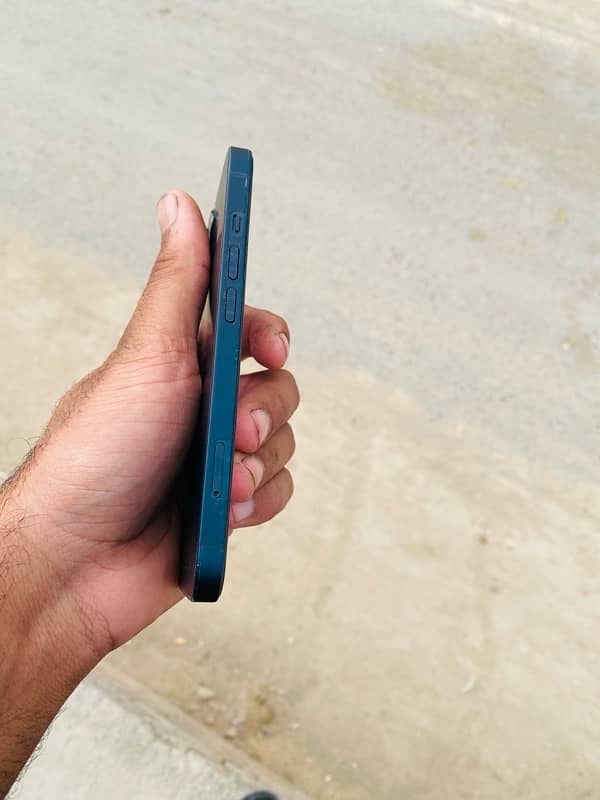 iPhone 13 5