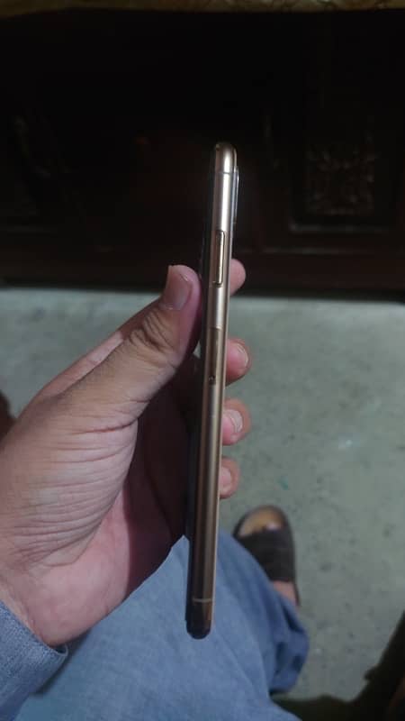 iphone xsmax dual sim approved with box waterpack 1