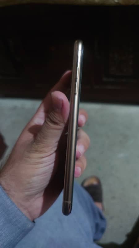 iphone xsmax dual sim approved with box waterpack 4
