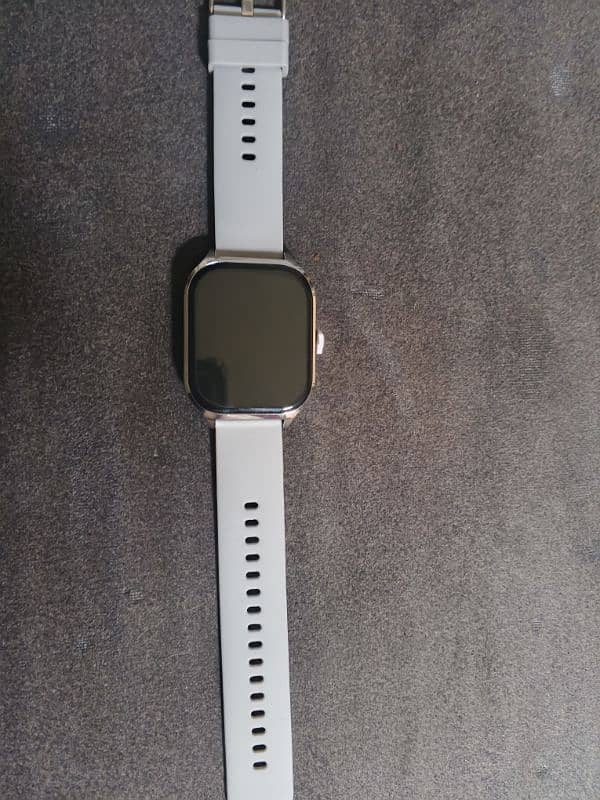 HEATZ HW18 smart watch AMOLED display 7