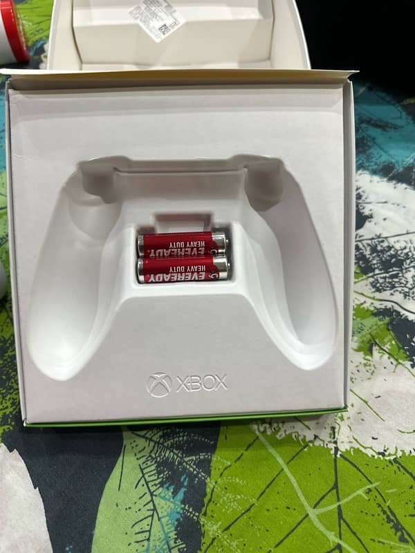 XBOX ROMOT CONTROLLER 0