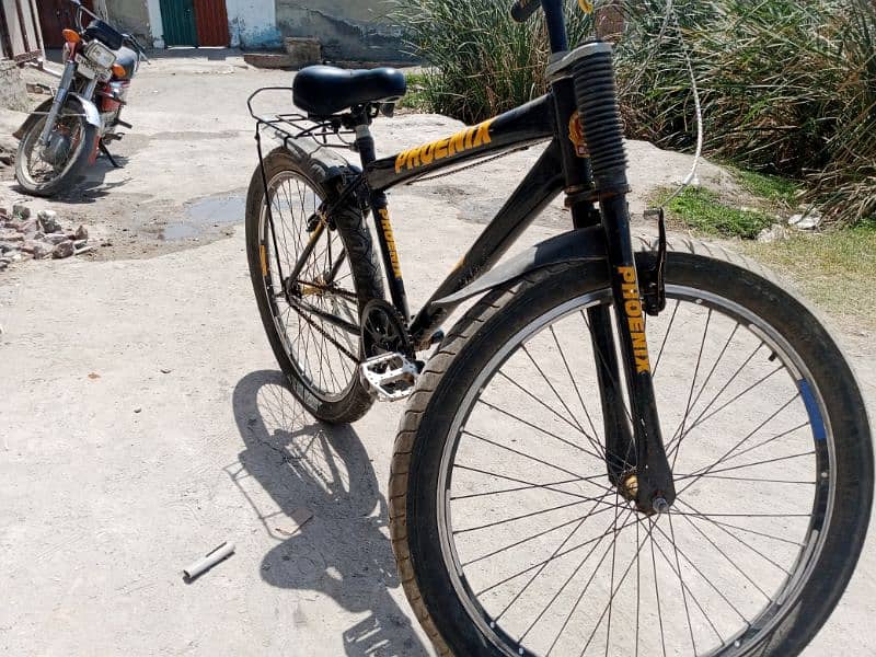 bicycle available ha condition bilkul theek ha Baki chla nay ma tkee h 3