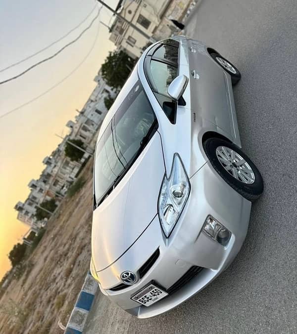 Toyota Prius 1.8 Model 2011/14 4