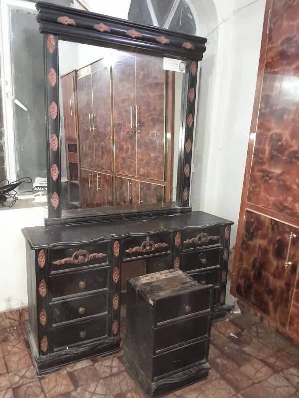 Dressing table in good quality 0