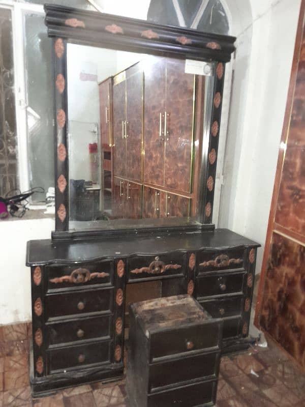 Dressing table in good quality 1