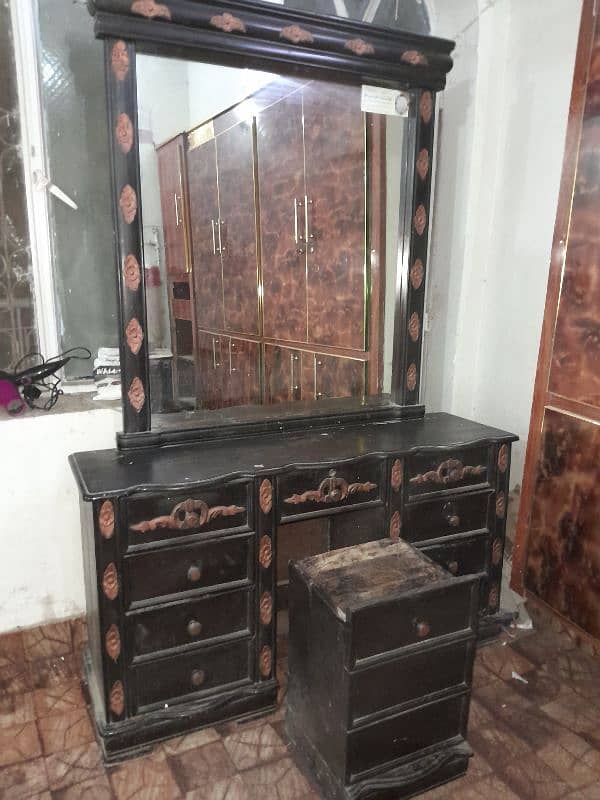 Dressing table in good quality 2