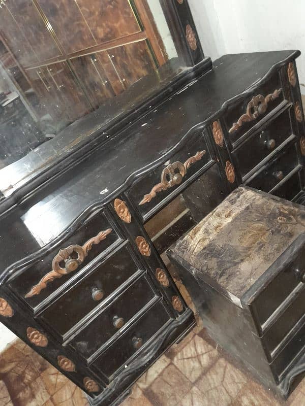 Dressing table in good quality 3