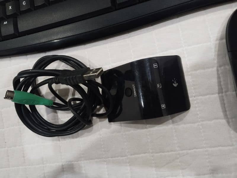 Logitech keyboard Mouse 4