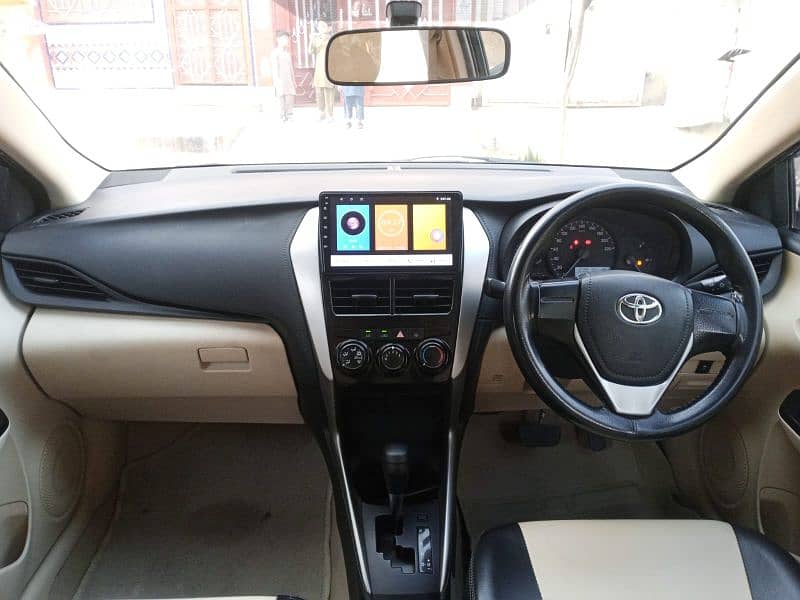 Toyota Yaris Gli cvt 8