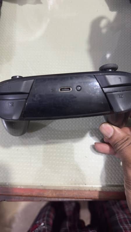 Original Nintendo Switch Pro Controller 1