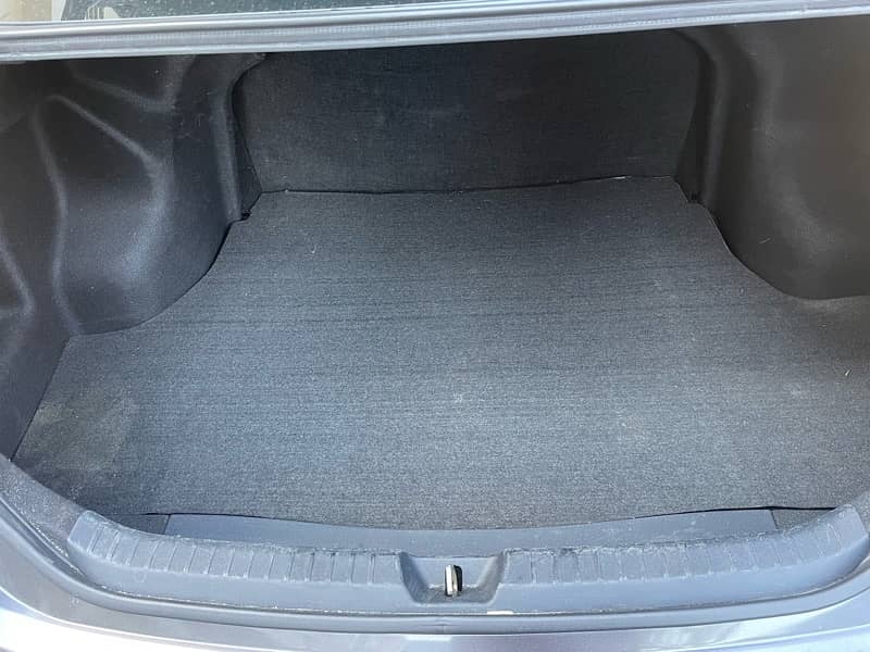 Toyota Yaris 2021 GLI MT Islamabad Registered 9