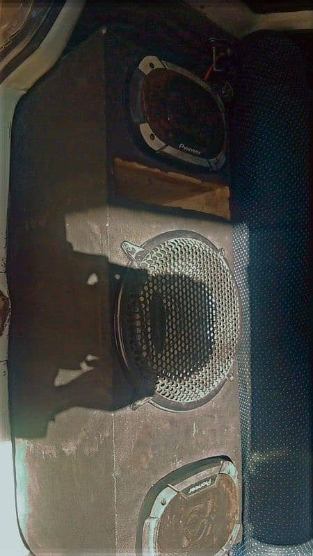 1 tape 2 excellent quality speaker and also buffer and Amplifier 1