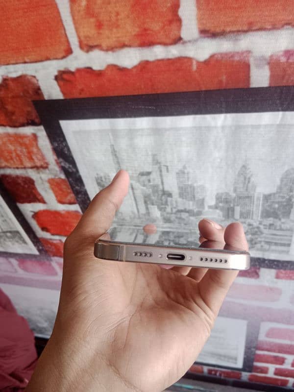 I phone 16 pro max jv lla cycle 25 health 100 condition 10by10 4