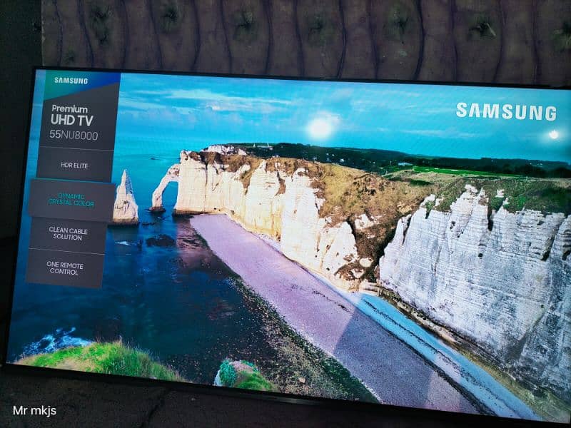 Samsung 55 inches smart led tv 4