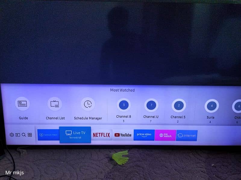Samsung 49 inches smart led tv 4