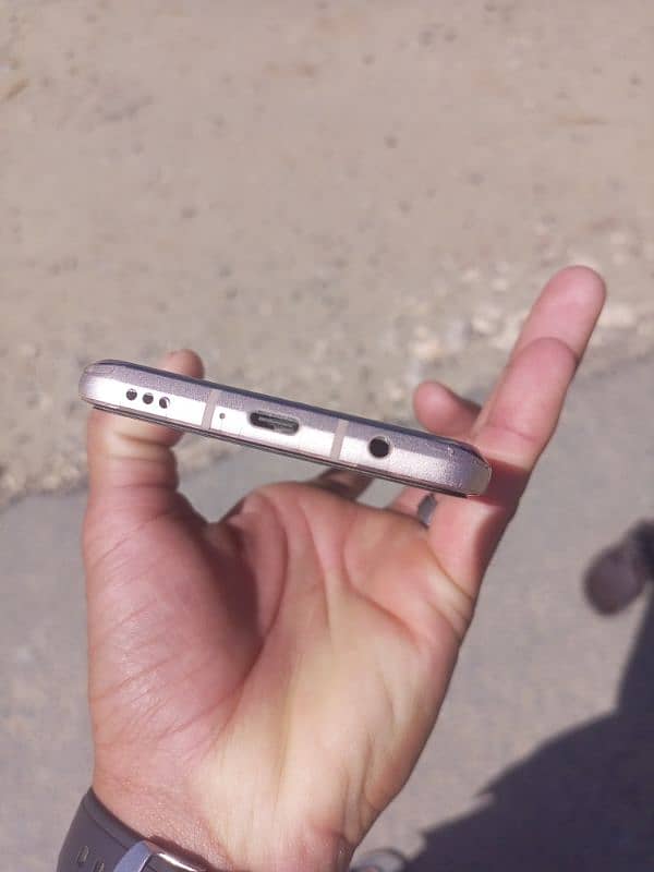 lg v60 3