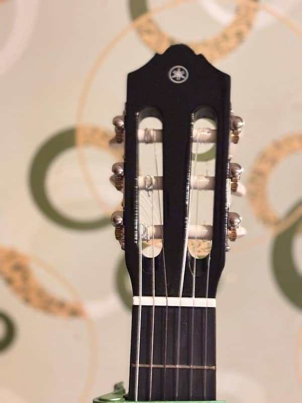 Classical Guitar / Yamaha c40 II Imported 3