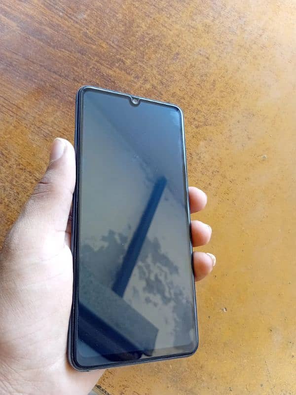 Sumsung A32 lush Mobile 4
