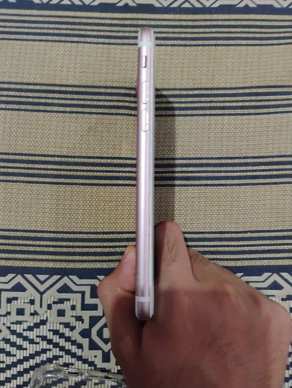 iphone 7 non PTA factory unlocked 2 gb 32gb read description 3