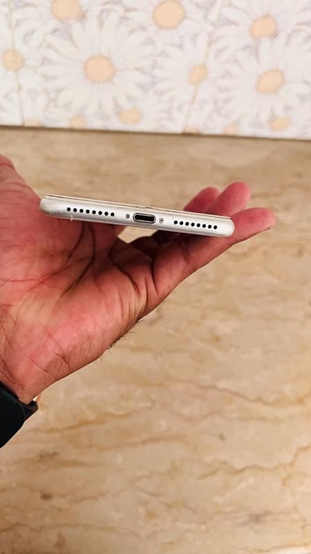 iPhone 7 Plus 256gb pta approved 4