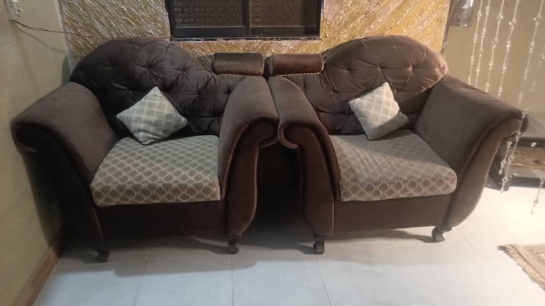 7 seater sofa set avail for sale if anyone interested contact us 2