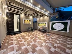 10 Marla luxury House available For Sale In Paragon City Lahore