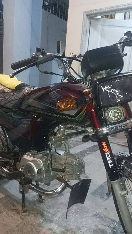 2022 model Honda CD 8