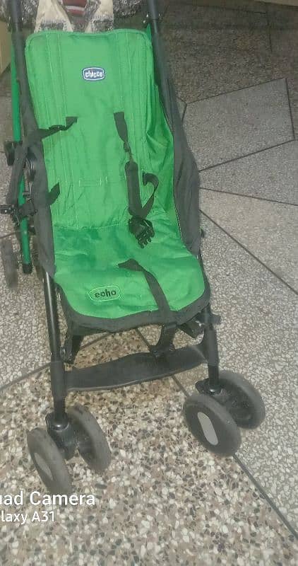 chicco echo stoller (Green jam) 1
