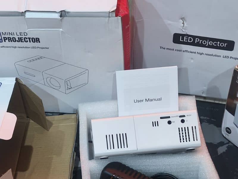 Mini Projector 14