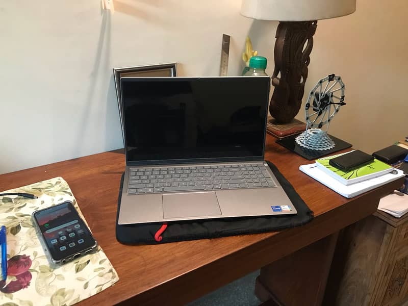 Dell Inspiron 15 5510 Processor 11th Gen Intel(R) Core(TM) i7-11390H 4